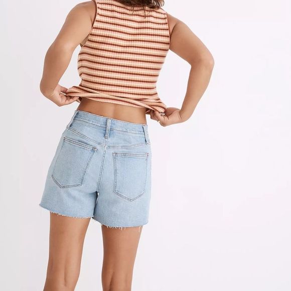 🆕Madewell High-Rise Denim Shorts in Littleton Wash - Picture 3 of 7
